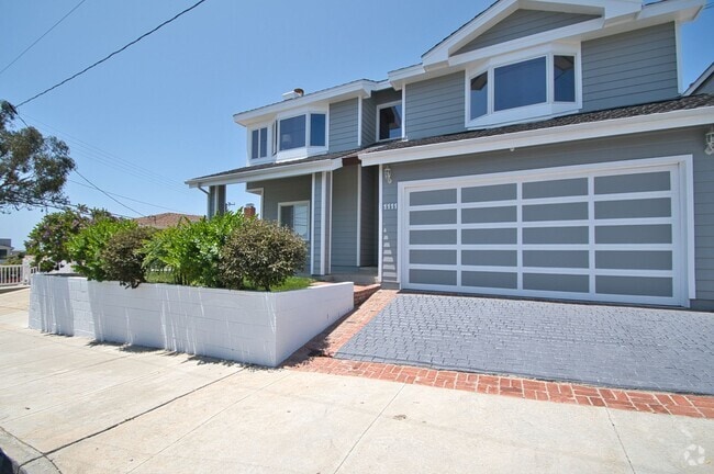 Building Photo - 4 Bed 2.5 Bath Home in Hermosa Beach For L...