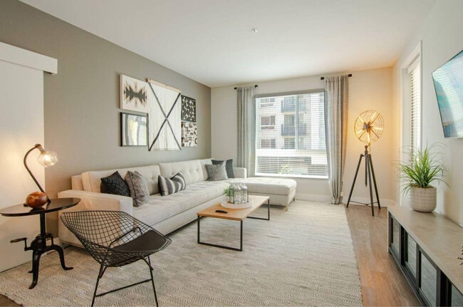 Building Photo - 8725 Ariva Ct Unit ID1266062P