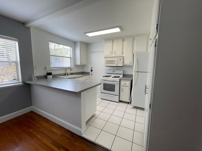 Photo - 5870 Bowcroft St Unit 2