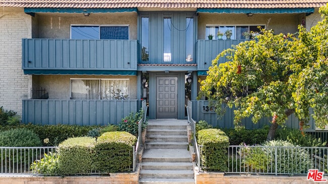 Photo - 1342 Harvard St Unit 204