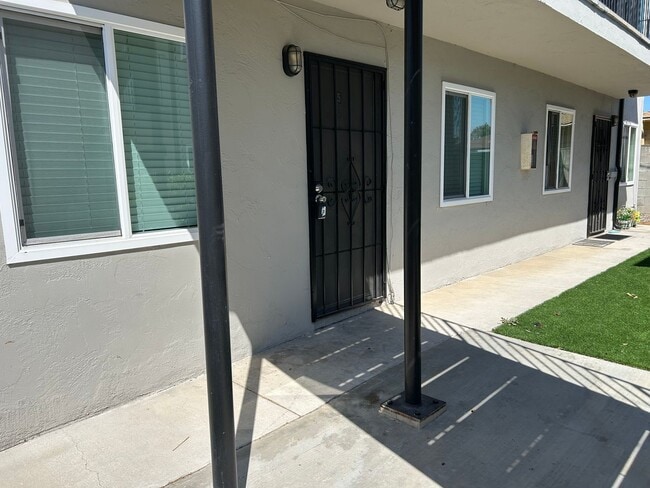 1 Bed, 1 Bath in Central SD. Water/Trash I... - 1 Bed, 1 Bath in Central SD. Water/Trash I... Apartment Unit 4444 #5