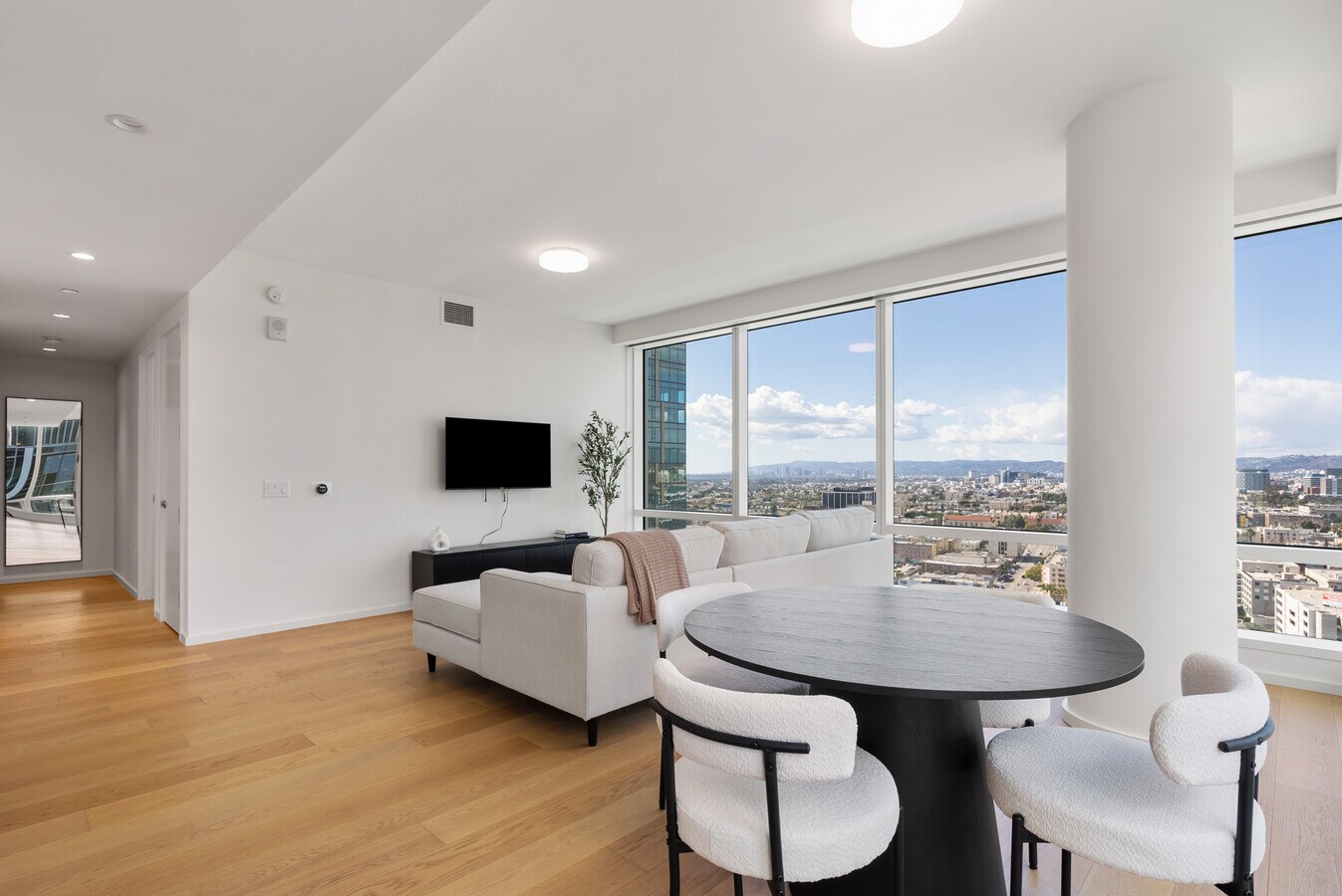 Photo - 877 Francisco St Townhome