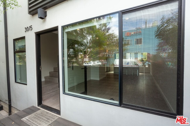 Building Photo - 3015 Ocean Ave