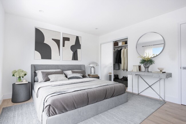 Photo - 1040 S Genesee Ave