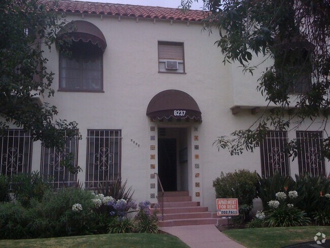Building Photo - 8237 Blackburn Ave Unit #104 Rental