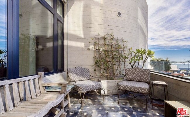 Building Photo - 17351 W Sunset Blvd Unit 201A Rental