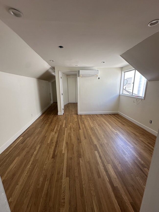 Photo - 4633 1/2 Melbourne Ave Apartment Unit n/a