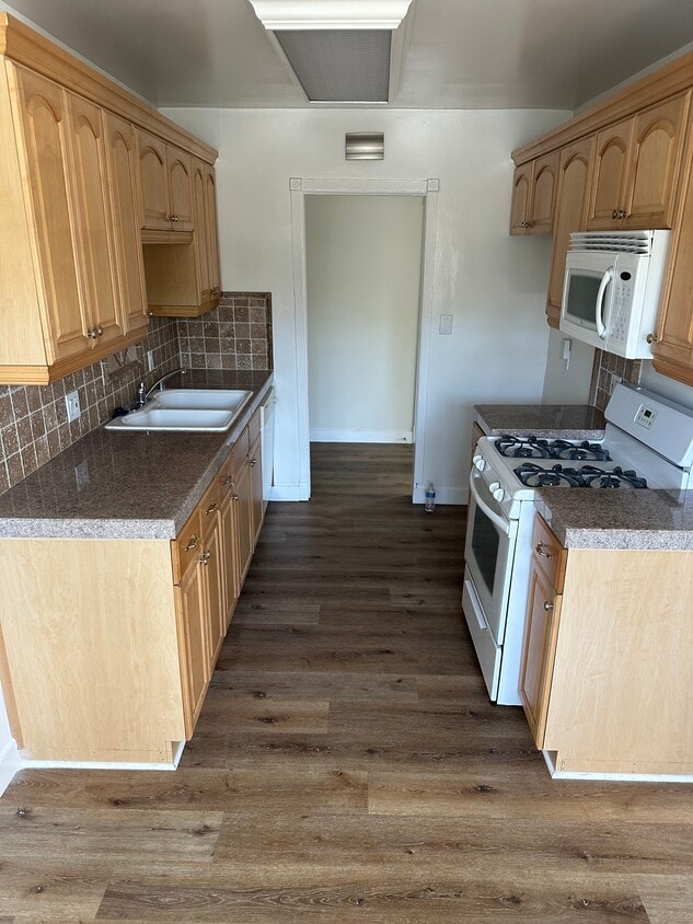 Floor Plan - 2BR/2BA (#4)