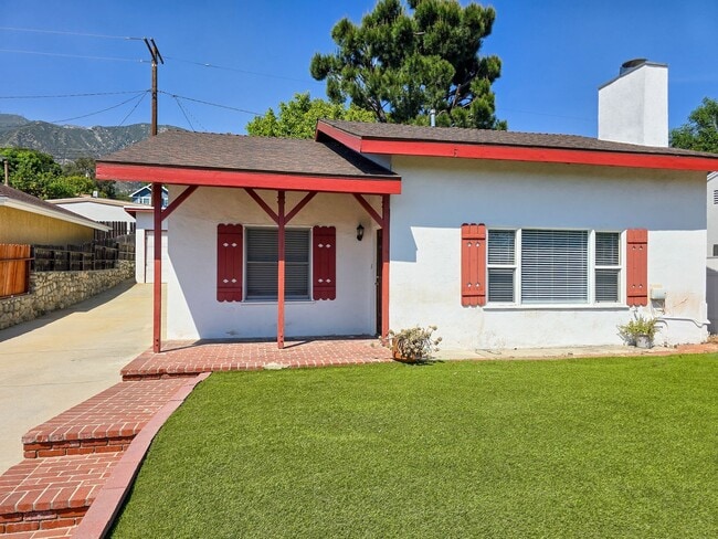 Building Photo - Charming 2-Bedroom Retreat in La Crescenta – Available Now! OPEN HOUSE SATURDAY 6/13 FROM 2:30 PM...