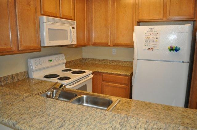 Building Photo - Studio Condo with Vaulted Ceilings in Serra Mesa Unit 287