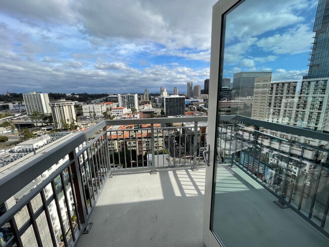Photo - 300 W Beech St Condo Unit 2009