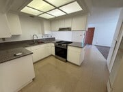 Photo - 118 W Boone St