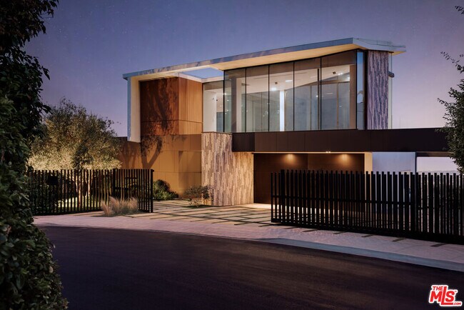 Photo - 8368 Hollywood Blvd