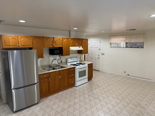 Photo - 10201 Oak Park Ave