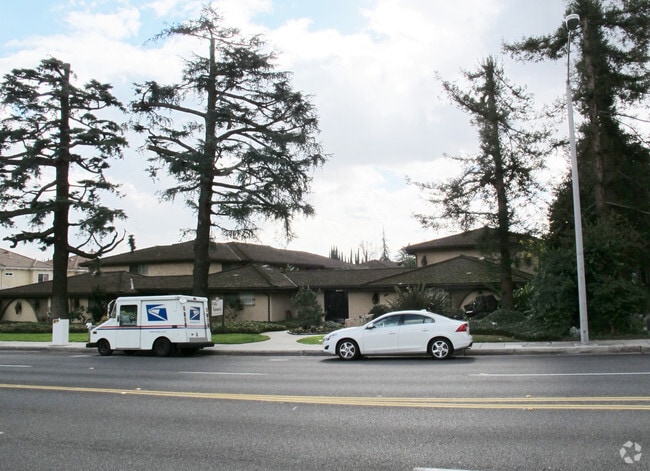 Photo - Villa Valencia Apartments