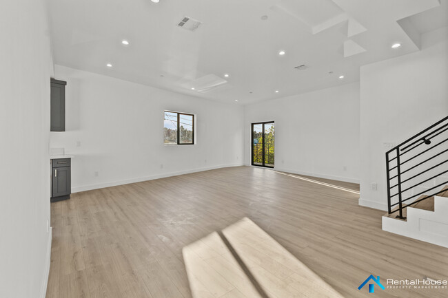 Photo - 3005 La Paz Dr