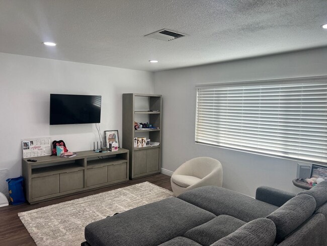 Photo - 3 bedroom, 2 bath with 2 bonus rooms and huge fenced yards!