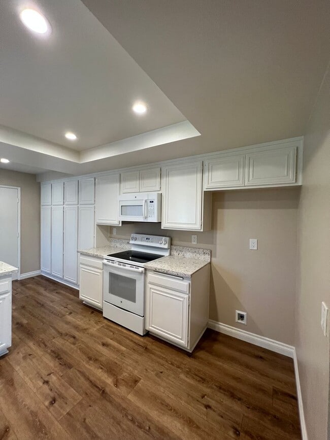 Photo - Charming & Modern Capri Model Home for Rent in Leisure Village