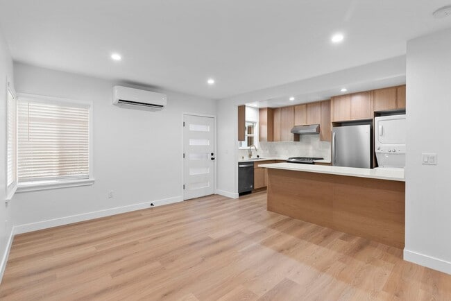 Photo - 526 Lime Ave Unit 532 1/2