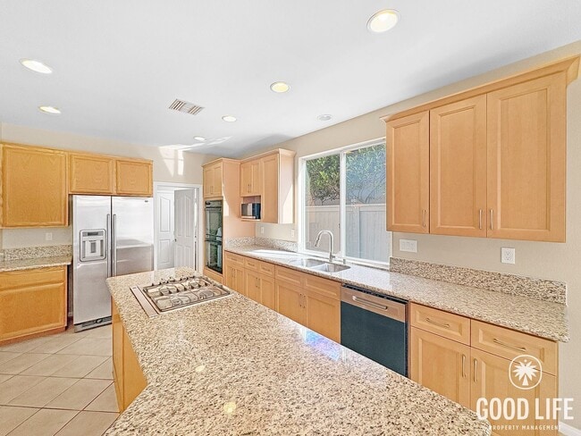 Photo - Spacious Torrey View Home with Flexible Floorplan in Gated Community
