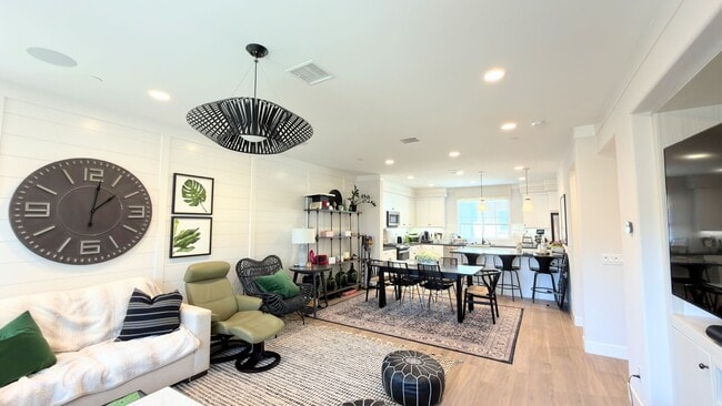 Building Photo - Luxury Builder Model Home - Resort Style Amenities In A Gated Community