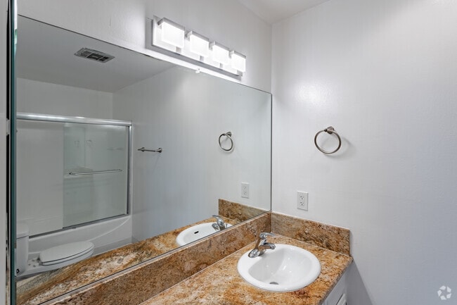 2BR, 2BA - 1100 SF - Westwood Park Apartments