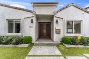 Photo - 4925 Nagle Ave