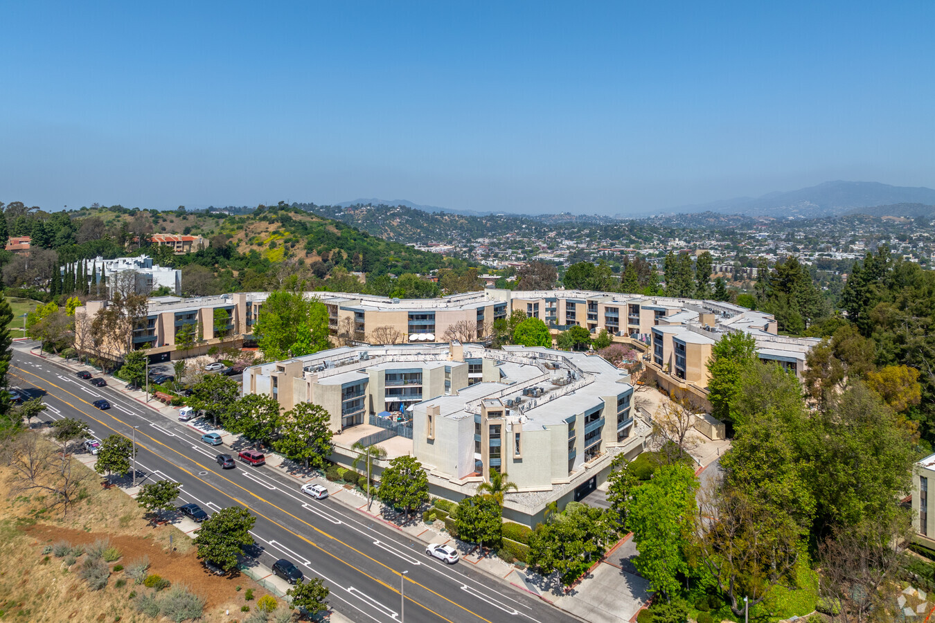 Alt Building - Eaton Crest Apartments