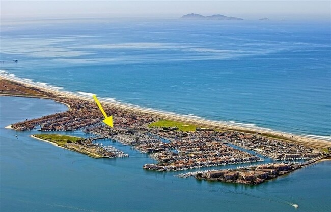 Building Photo - 3 Bedroom Condo on the Bay!