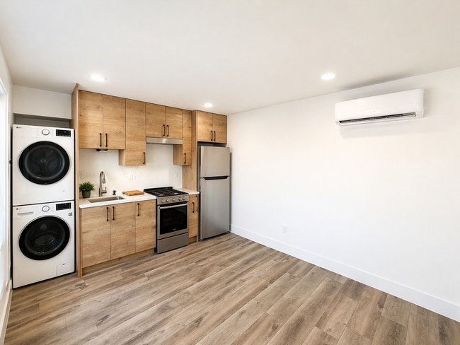 Building Photo - 2141 Balboa Ave Unit 2141 Balboa #1