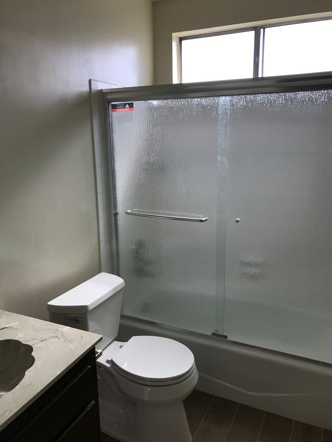 Photo - SPACIOUS Upper 2 bedroom unit, Bellflower -- CALL US TODAY!! Unit 00010215