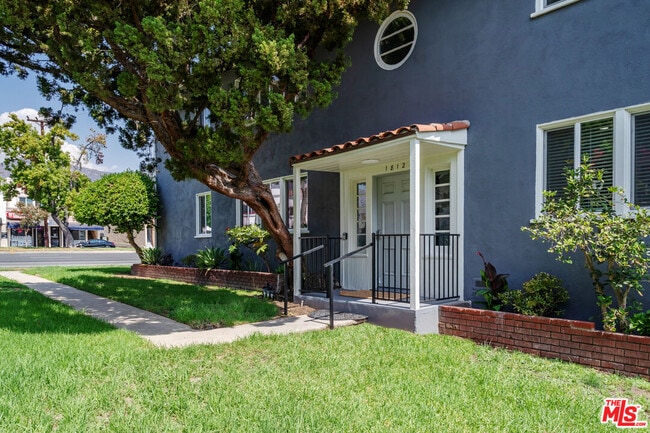 Building Photo - 1812 W Glenoaks Blvd Unit D