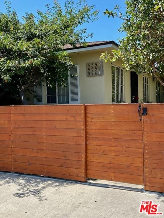 Photo - 5561 Inglewood Blvd Condo