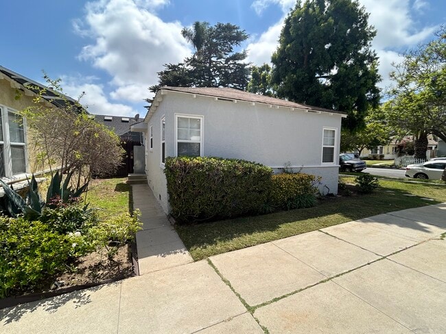 Photo - 10574 Ayres Ave Unit prime westside hidden gem