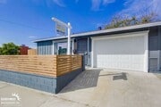 Photo - Remodeled 2Bdm 1Ba Duplex in the Heart of ... House