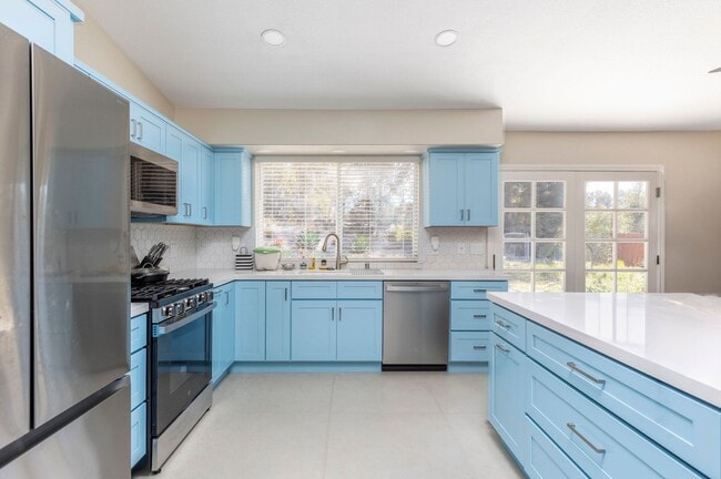 Building Photo - 3 Bed 2 Bath House in Scripps Ranch