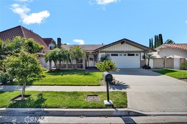 Photo - 15442 Eiffel Cir House