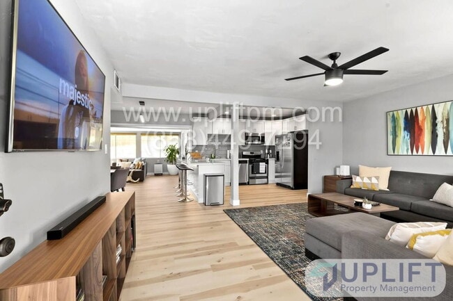 Photo - 5520 Olvera Ave