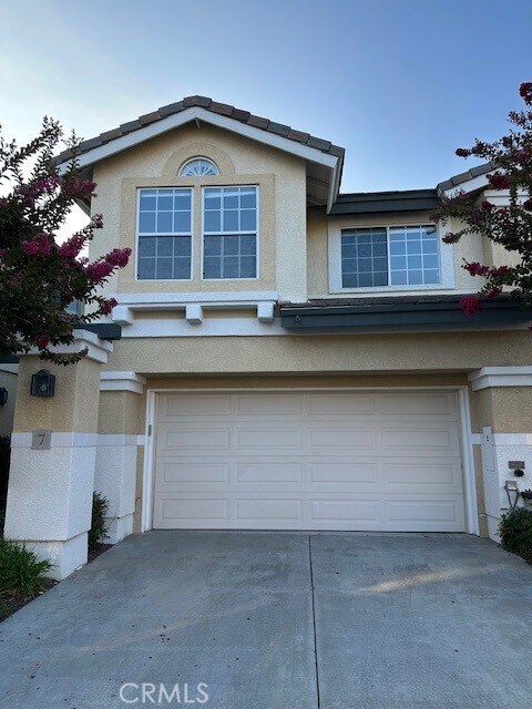 Photo - 7 Luzern Townhome