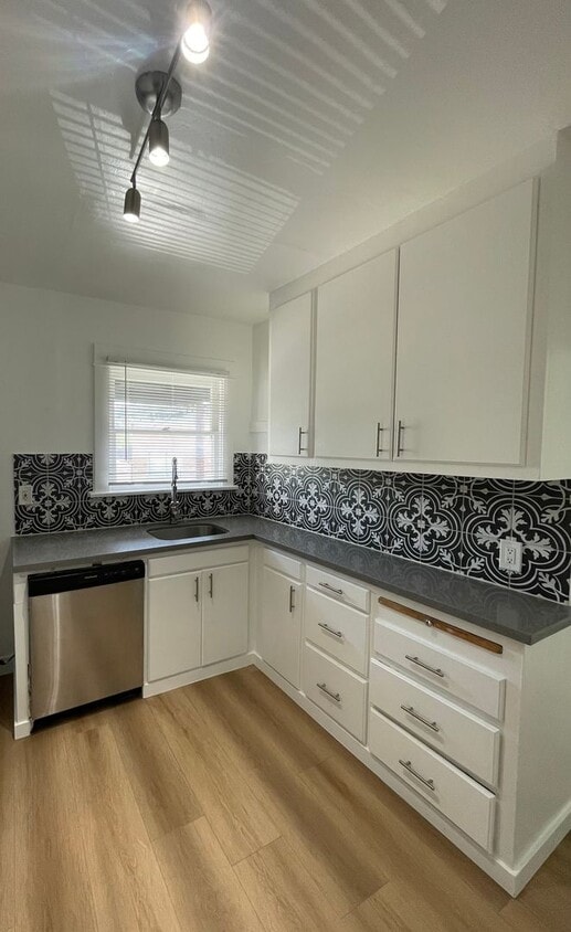 Floor Plan - DELUXE 1BD/1BT