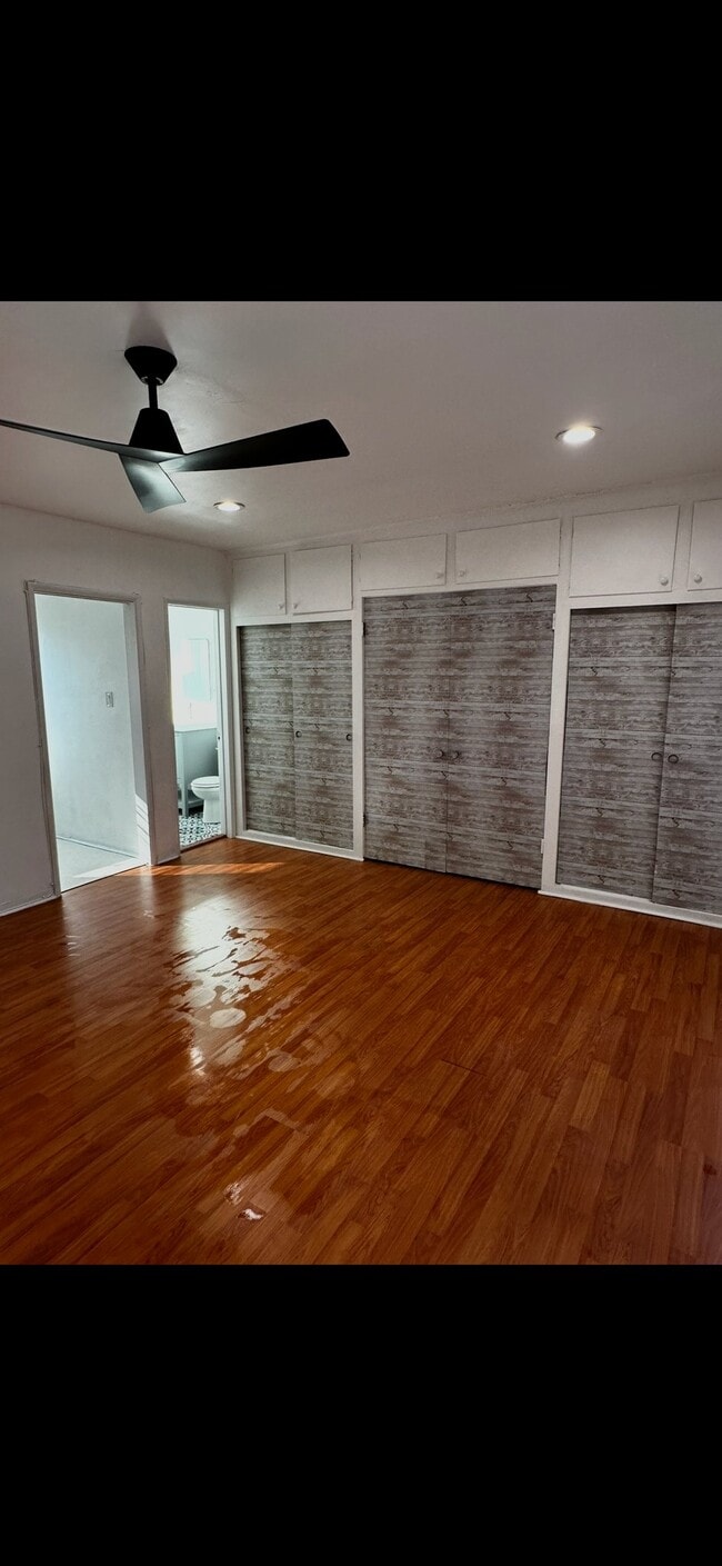 Photo - 323 N Chevy Chase Dr