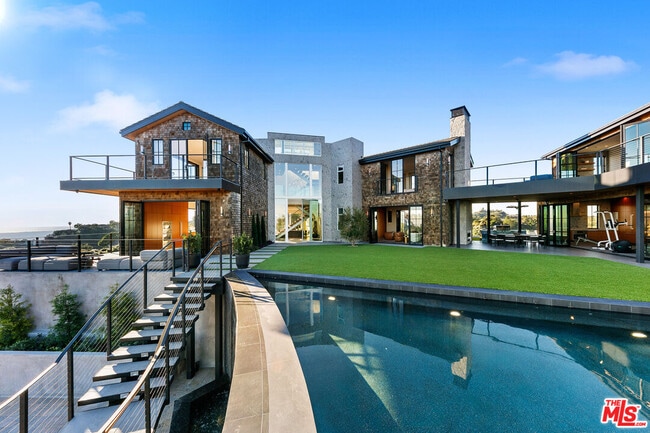 Photo - 2020 Cyprean Dr