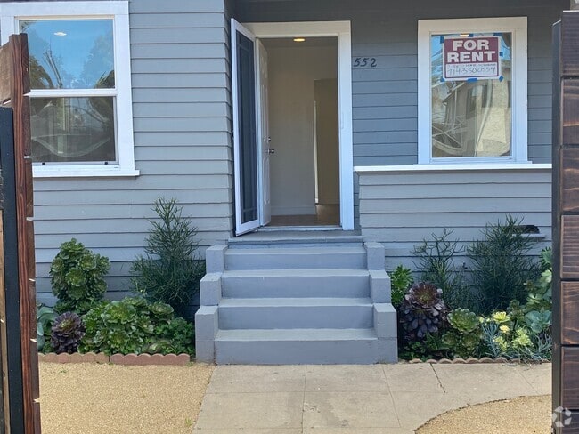 Building Photo - 552 Brooks Ave Rental