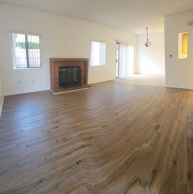 Photo - West End Ventura 3 bedroom townhome with attached garage and spacious yard