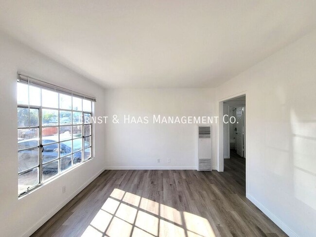 Photo - 1027 E 7th St Unit 01