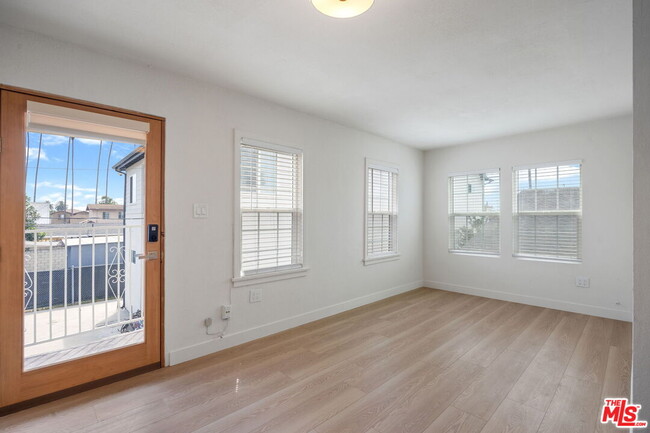 Photo - 5018 S Harvard Blvd Townhome