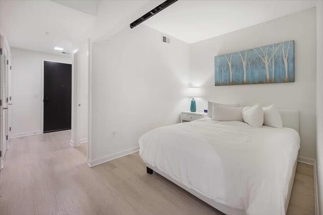 Photo - 315 J St Unit SI ID1382875P