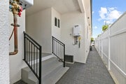Photo - 1902 N Hollywood Way