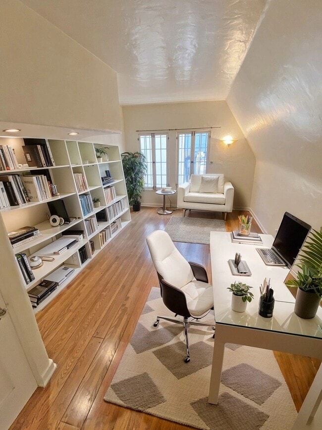 Photo - 1150 N Curson Ave Unit 1