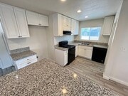 Photo - 848 W 29th St